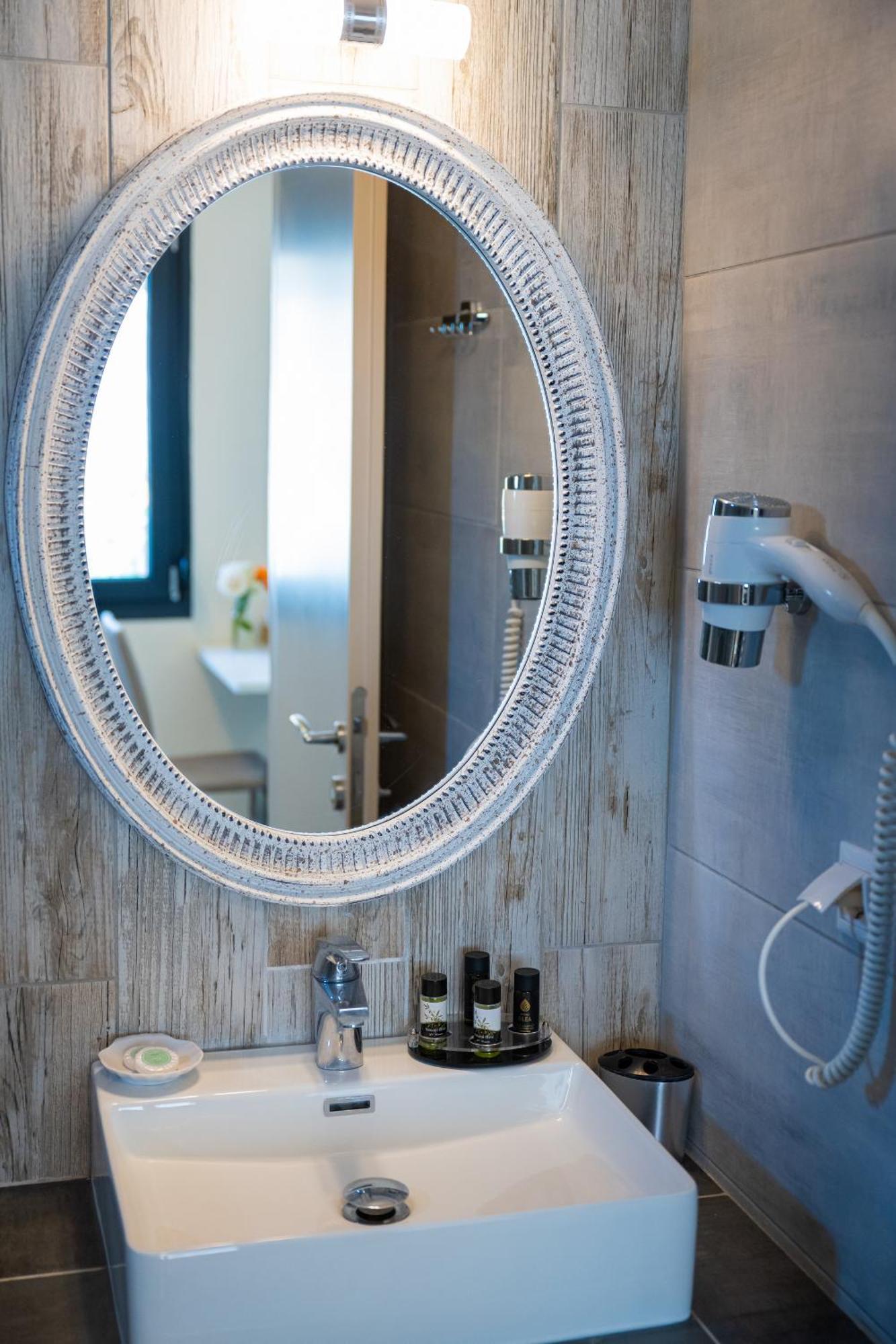Callista Suites Flogita Exteriör bild